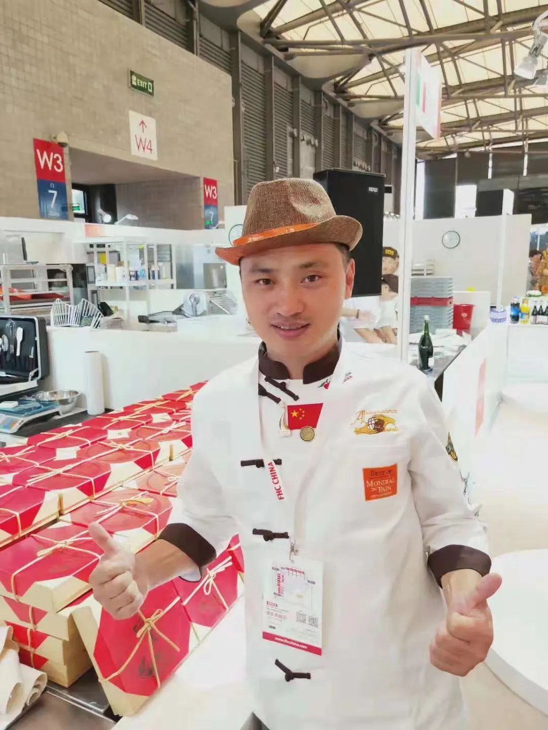 记独家采访|他是烘焙罗宾汉！有情、有味、乐分享！