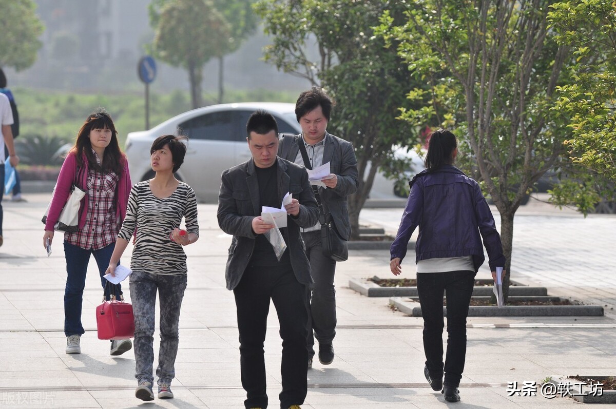 事业编转公务员怎么定级别,事业编正科级调任公务员最新规定