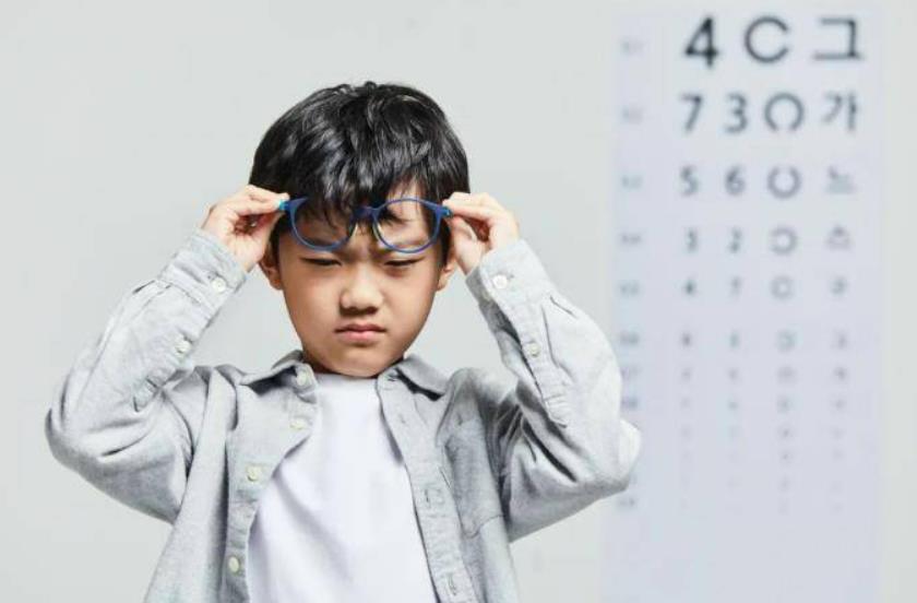 成年后散光增加的原因,眼睛散光增加怎么回事