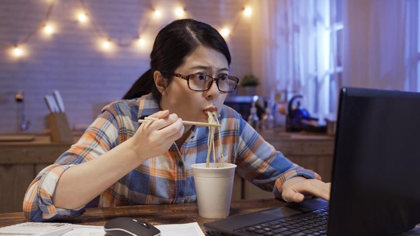 买彩票有倾家荡产的人吗,买彩票人少了