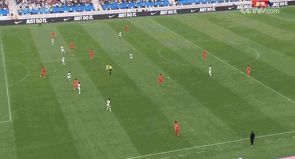 12强赛首胜武磊献绝杀国足,中国男足2-1泰国武磊三次错失单刀