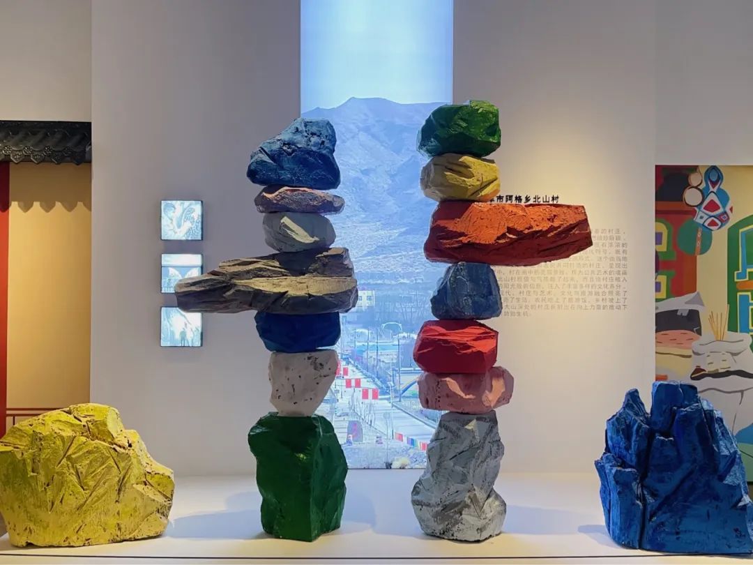 把卧室、酒吧搬进展馆，*疆新**美术馆“搞事情”！