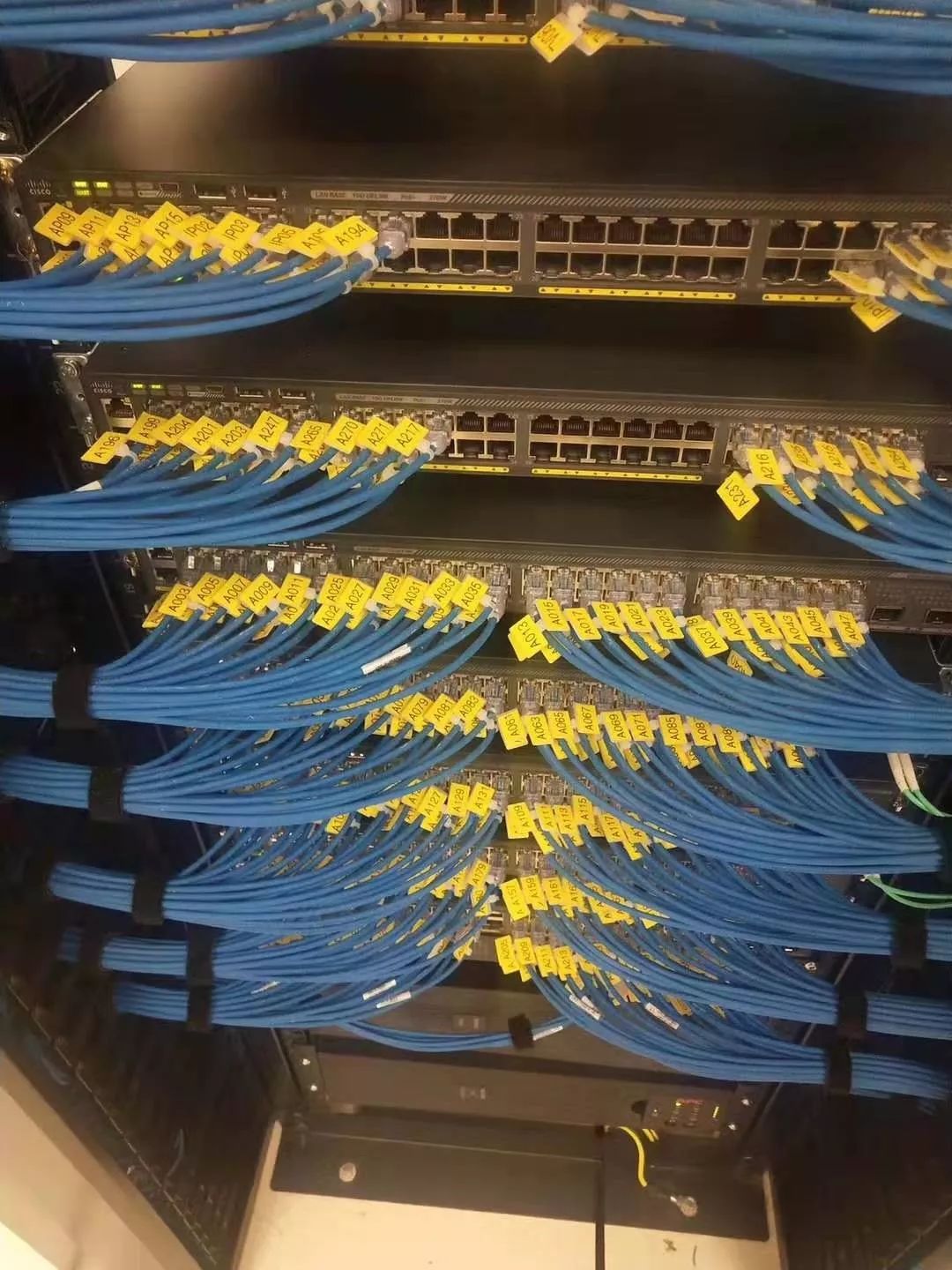 机房搬迁报价清单,弱电机房建设全套cad图纸