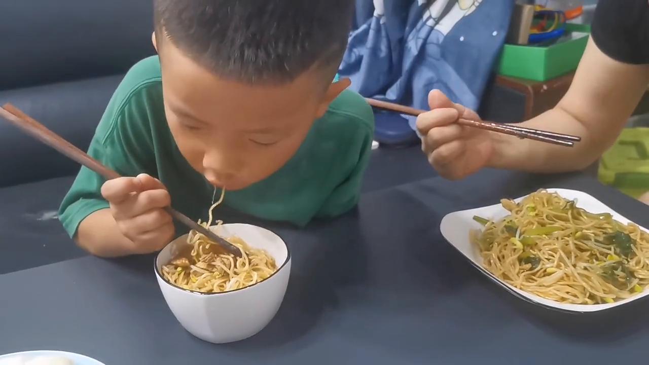 教你做蒸面条,家常蒸面条最简单的做法