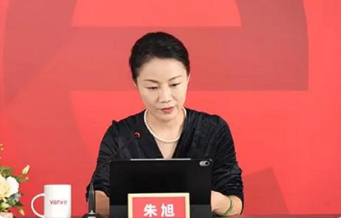 中国最赚钱女秘书朱旭：年薪849万，年终奖1000万，48岁至今未婚