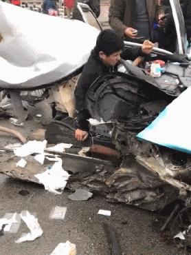 小蛇化身美杜莎,小蛇瞬间变成美杜莎