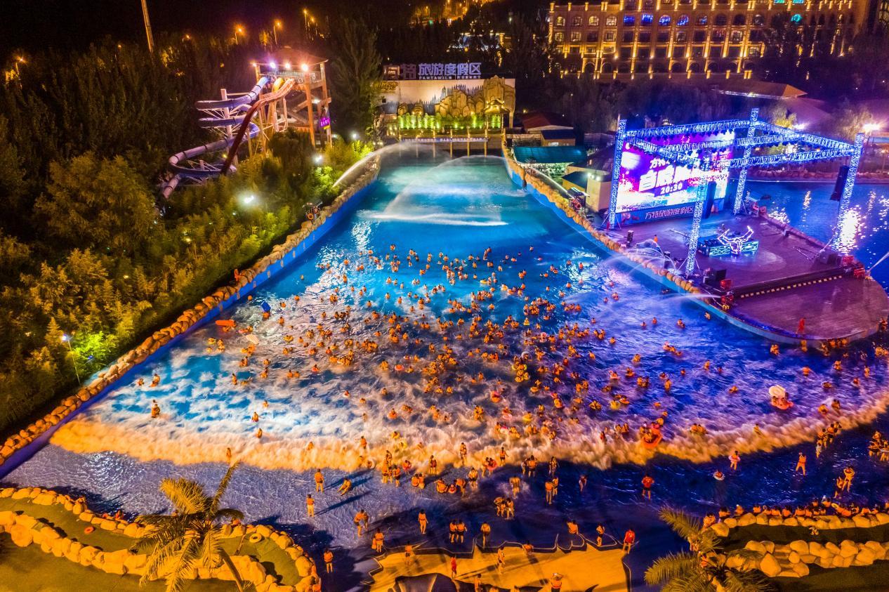 郑州方特夏日狂欢派对表演,5月郑州方特水上乐园