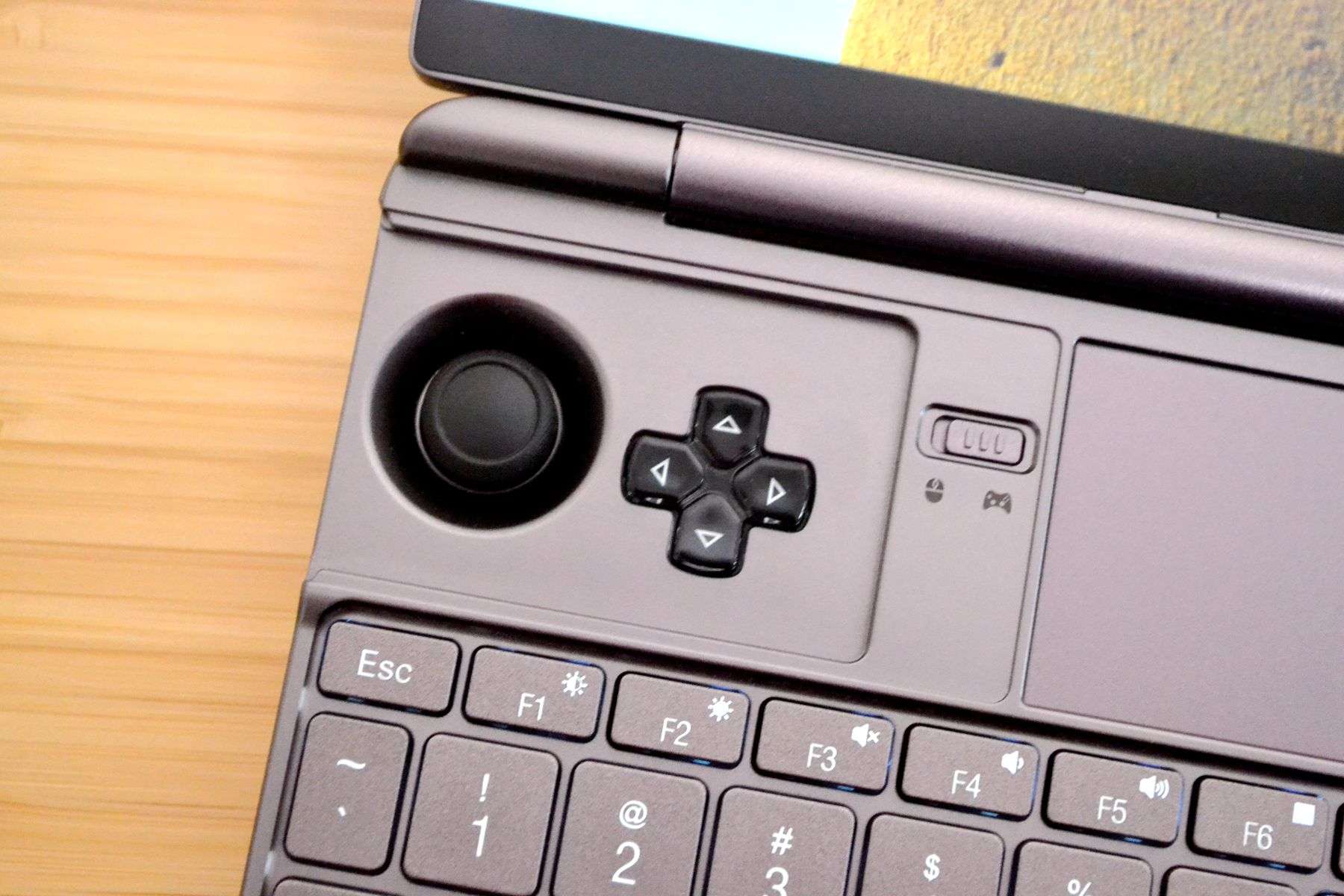 没有独显也能玩3A大作！AMD6800u加持的GPDWINMax2掌机到底有多强