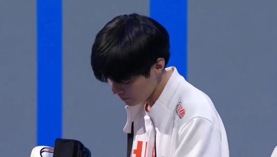 深夜看哭的故事,一些让人看哭的故事