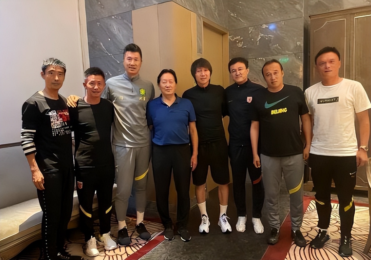 中国足坛反腐扫黑：副部级大鱼养*妇情**、郝伟被抓、李铁案尘埃落定