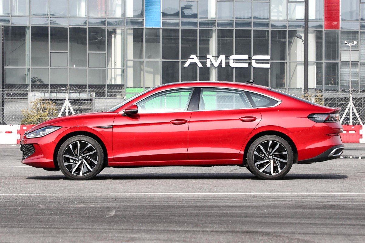 开了思域再开卡罗拉,大众凌渡2022新款对比本田思域