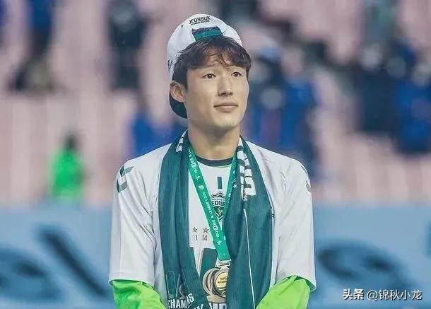 球员做对比吸引读者,不同球员的表现呈现出鲜明的对比