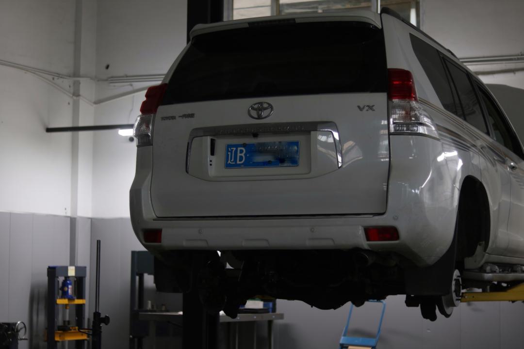 老旧丰田霸道修复,04年丰田霸道翻新改造全过程