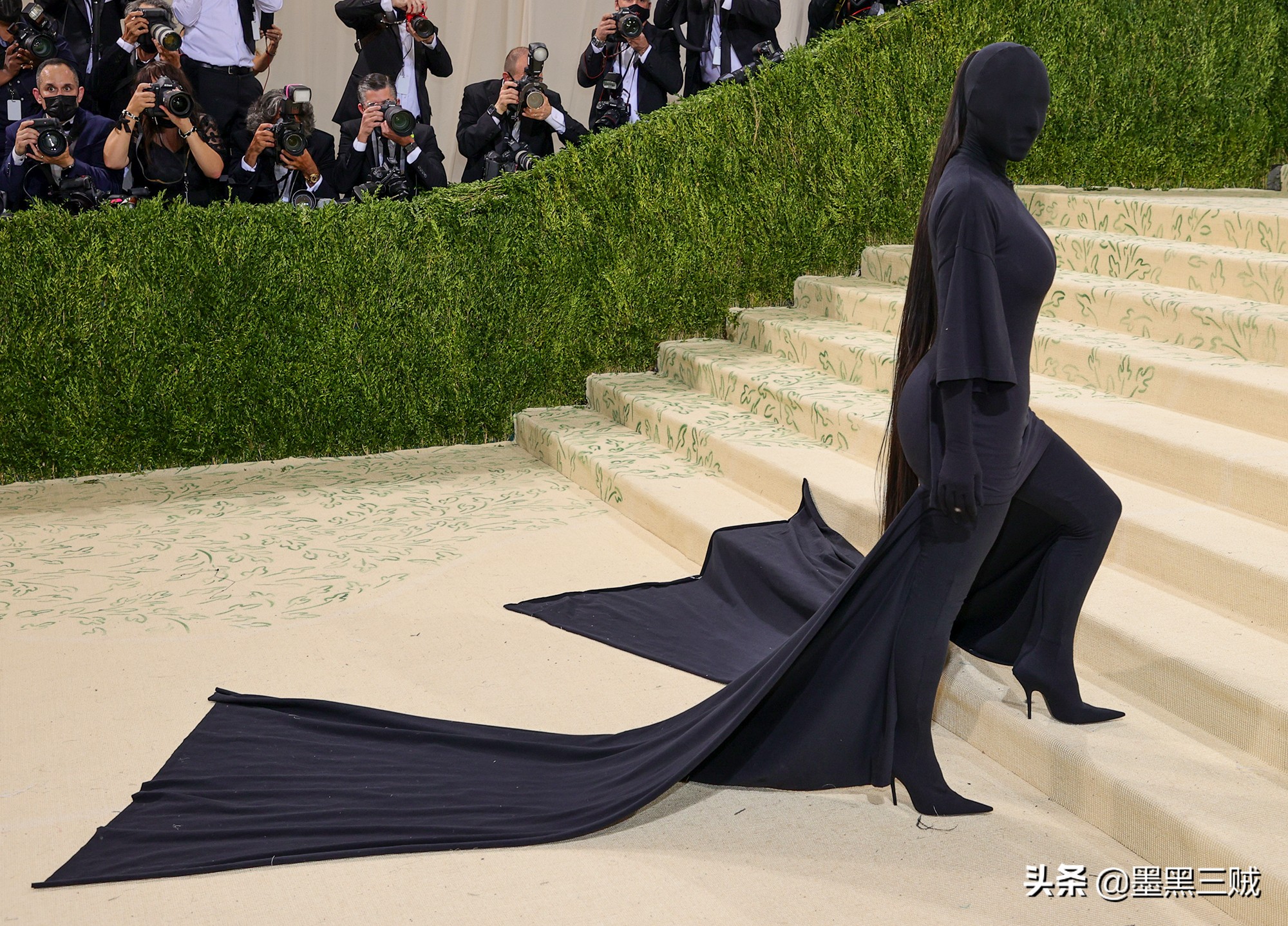 金卡戴珊穿玛丽莲梦露礼服视频,金卡戴珊穿玛丽莲梦露礼服