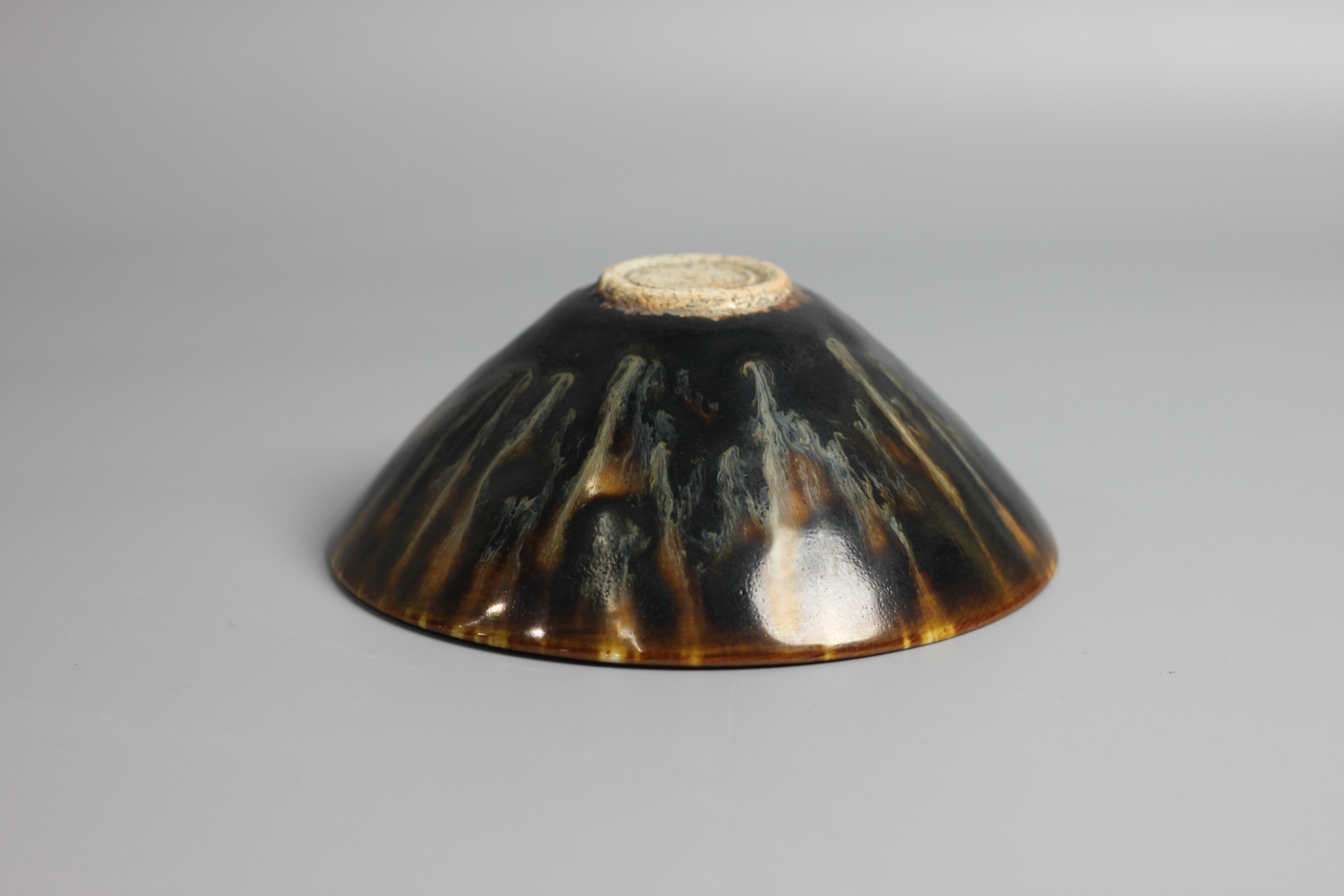 宋代吉州窑虎皮纹盏图片,宋代灰胎黑釉吉州窑茶盏图片