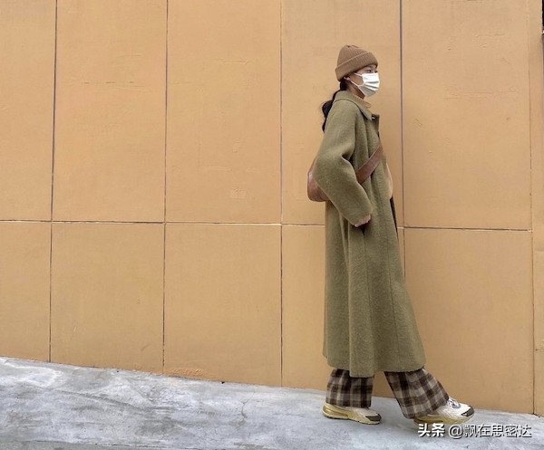 盘点韩国明星穿衣搭配,2011年韩国明星穿搭