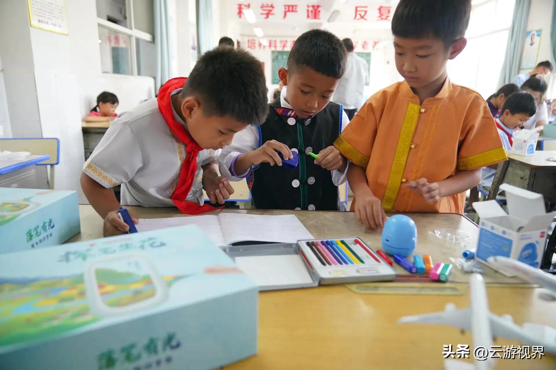 东航燕锦飞行组,燕锦飞行员