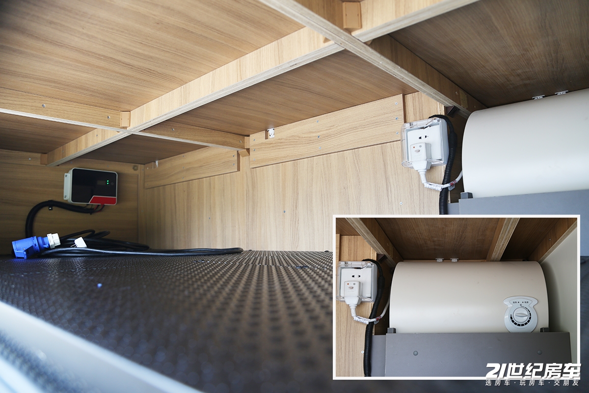 戴德房车urv2023款高配版,戴德云游C型大额头房车