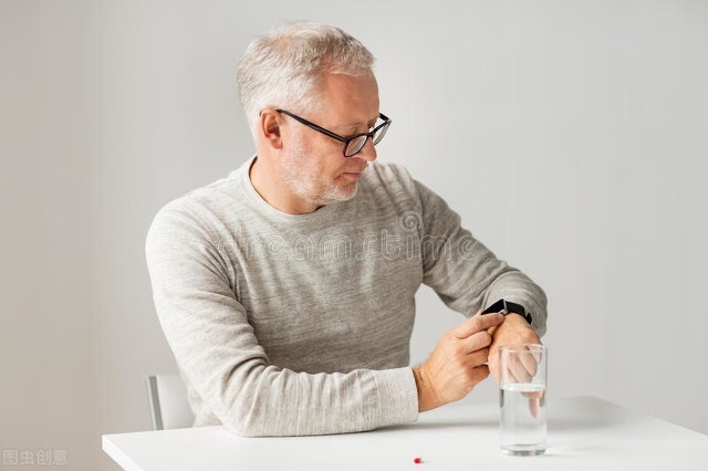 西地那非两块钱一片是真的吗,西地那非两片装的吃几片