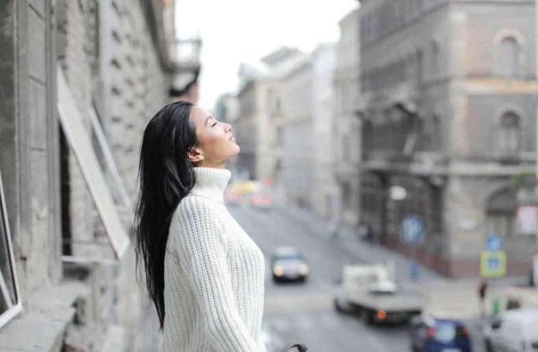 普通人如何轻松快乐,当代人怎么快速获得快乐