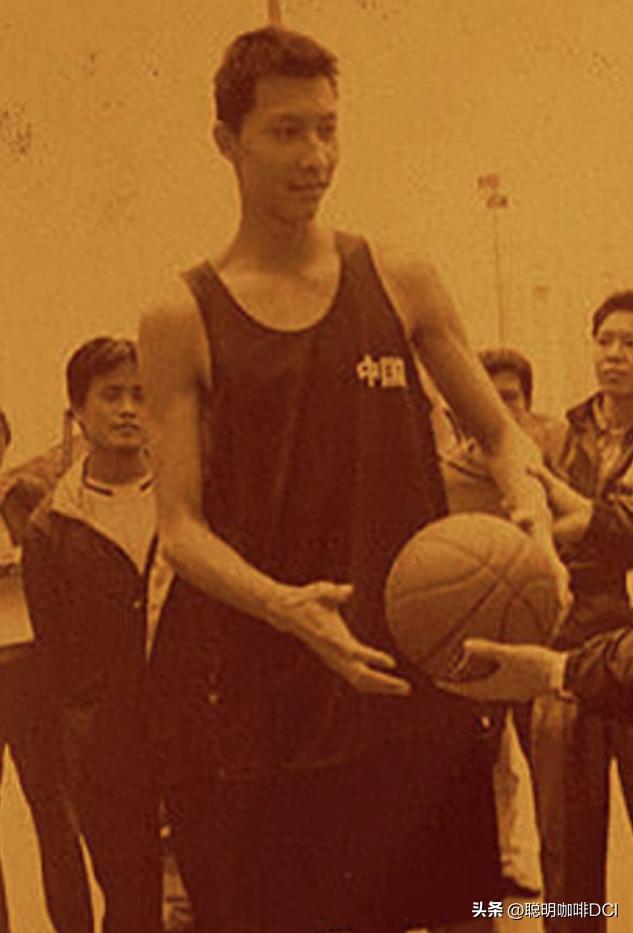 易建联娶了多少老婆,易建联娶巴西宝贝