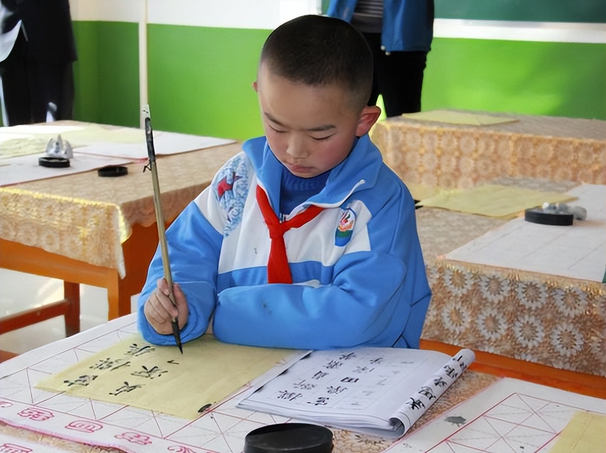 适合初中生的神仙字体教程大气,适合小学生写的神仙字体速成