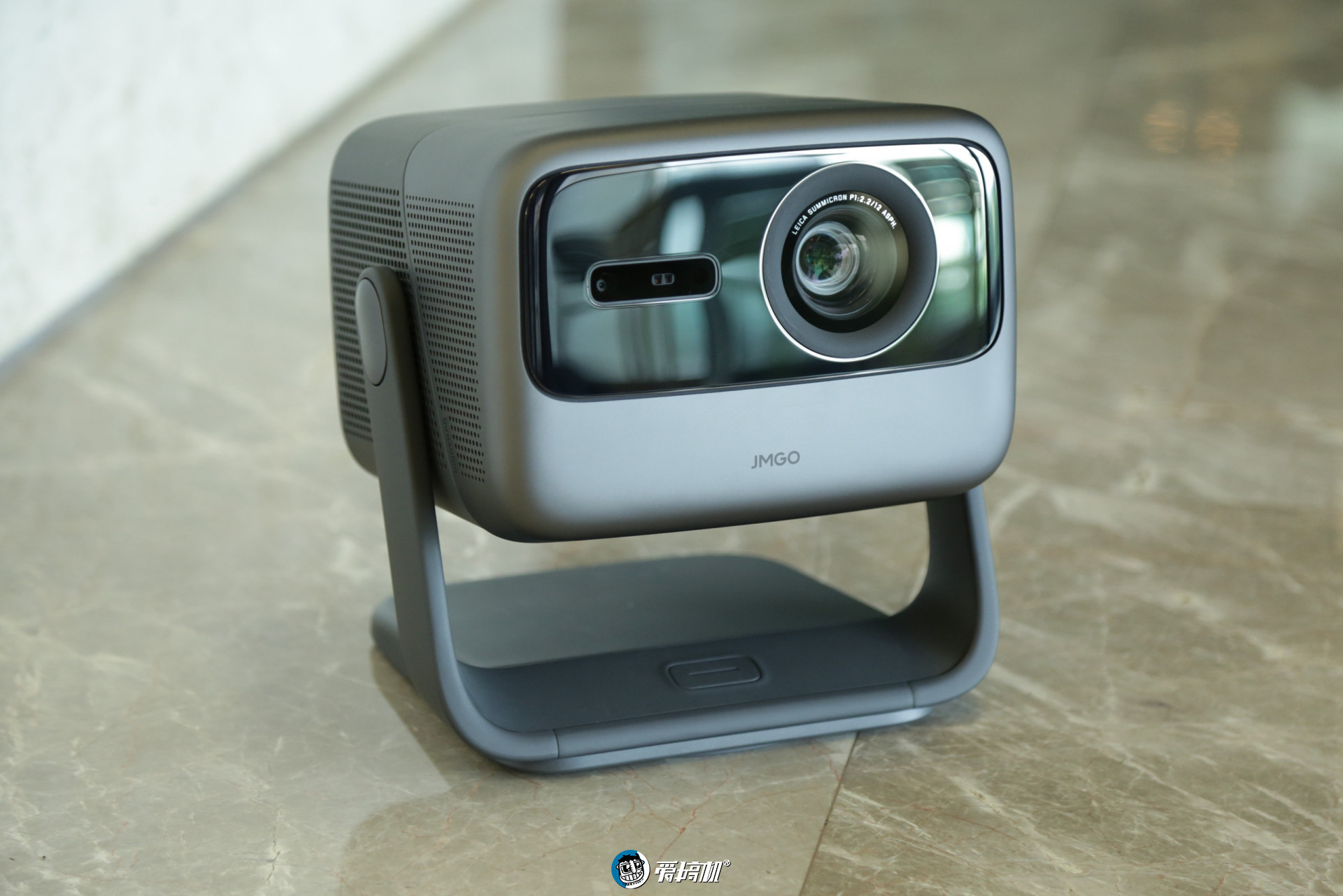 8999元的国产之巅，坚果N1Ultra三色激光云台投影体验