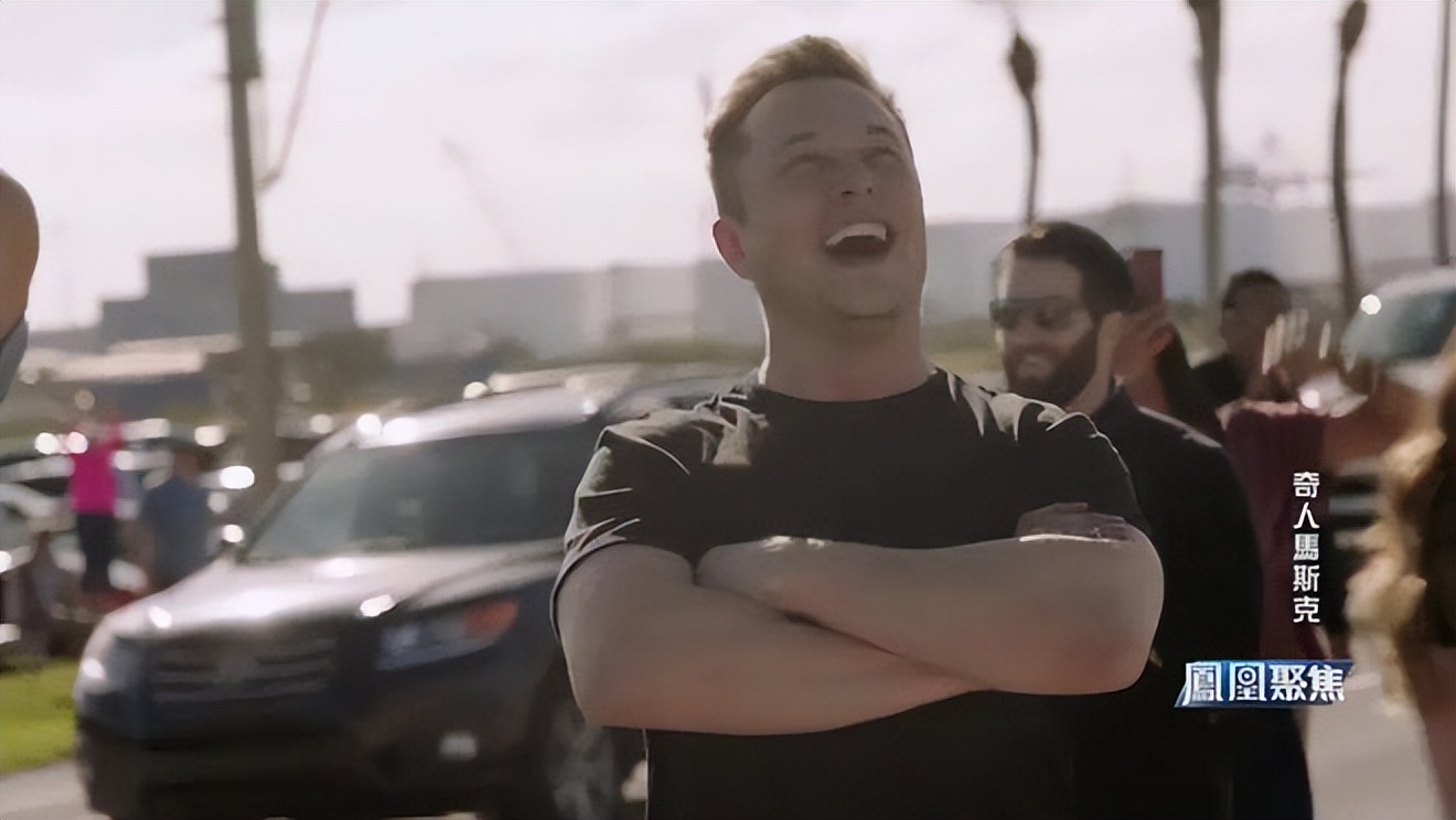 马斯克入主推特一系列动作,马斯克大力出奇迹