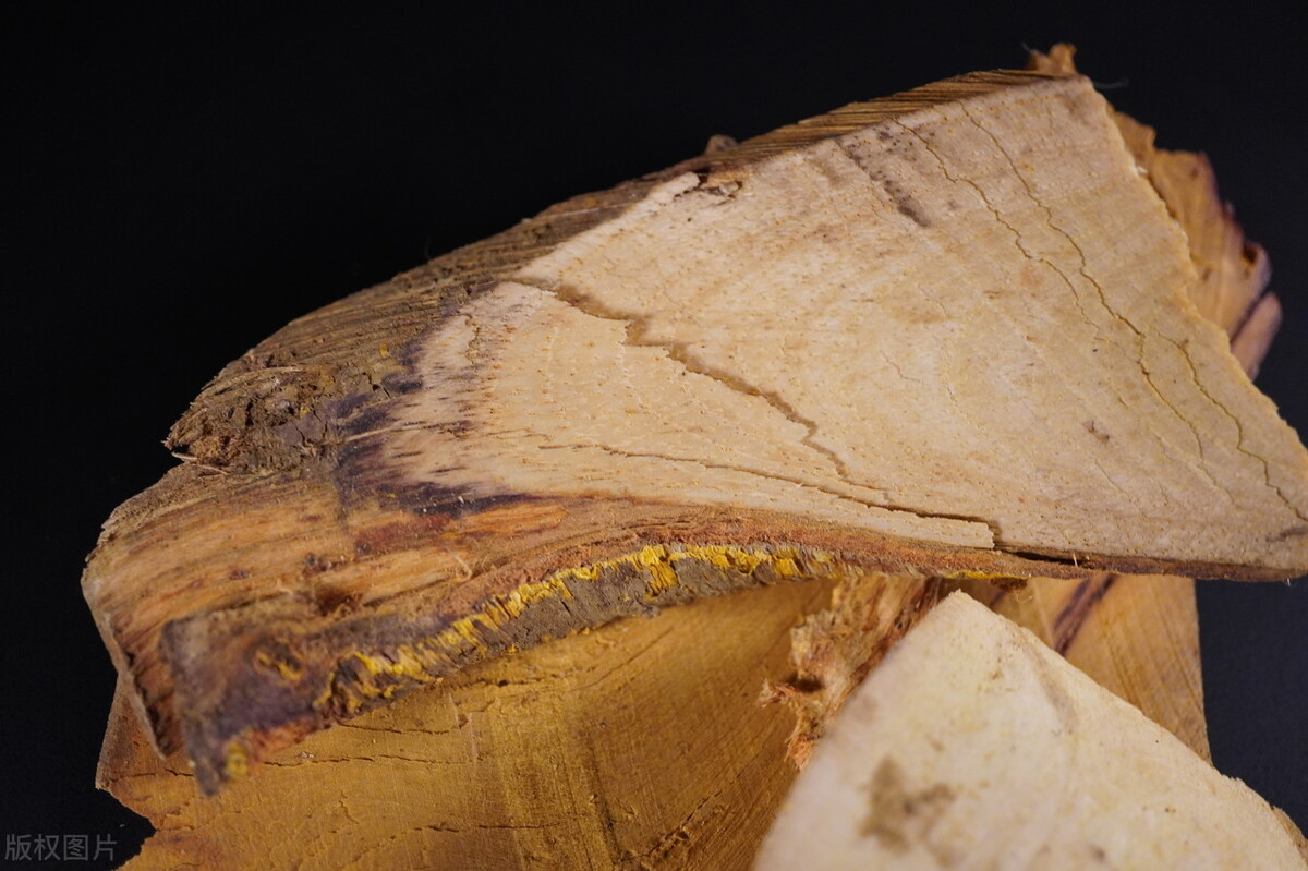 肾结石腰部钝痛用去医院吗,排石通淋口服液治肾结石疗效怎样