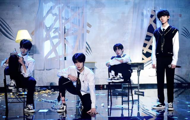 李飞对待tfboys时代少年团的区别,时代少年团怕李飞还是怕tfboys