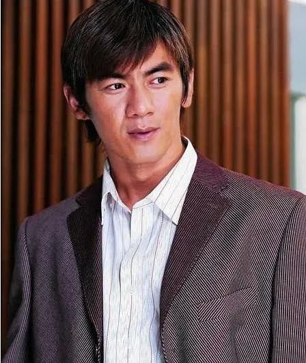 硬汉任天野8岁被家人抛弃,从小被父母抛弃任天野