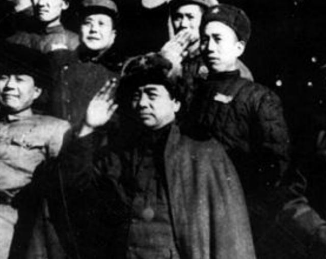 1955年*震王**重病，彭德怀犹豫两天却迟迟不敢批示手术：我没有把握