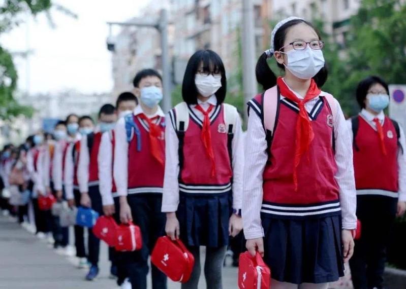 现今初中生的标准身高,初中身高不到150正常吗