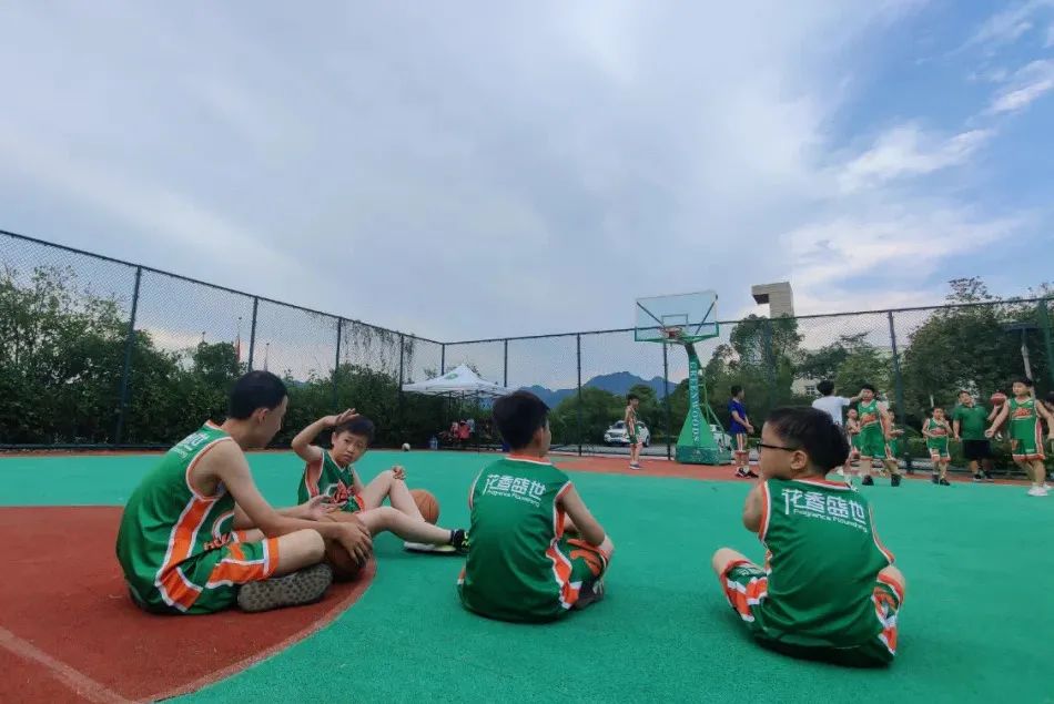 花香盛世体育融合创新深度探索体育+营地教育