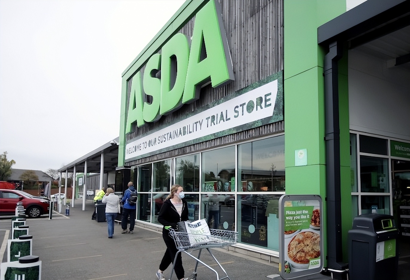 英国女子偷衣服,英国女性偷东西