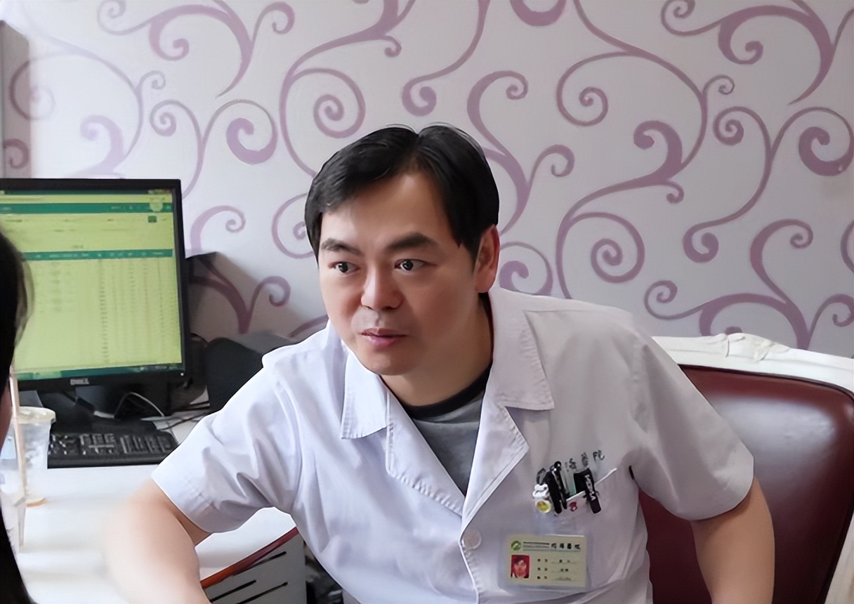 鼻头肥大用假体抬高鼻头能改善吗,鼻炎导致鼻头鼻翼肥大还能恢复吗