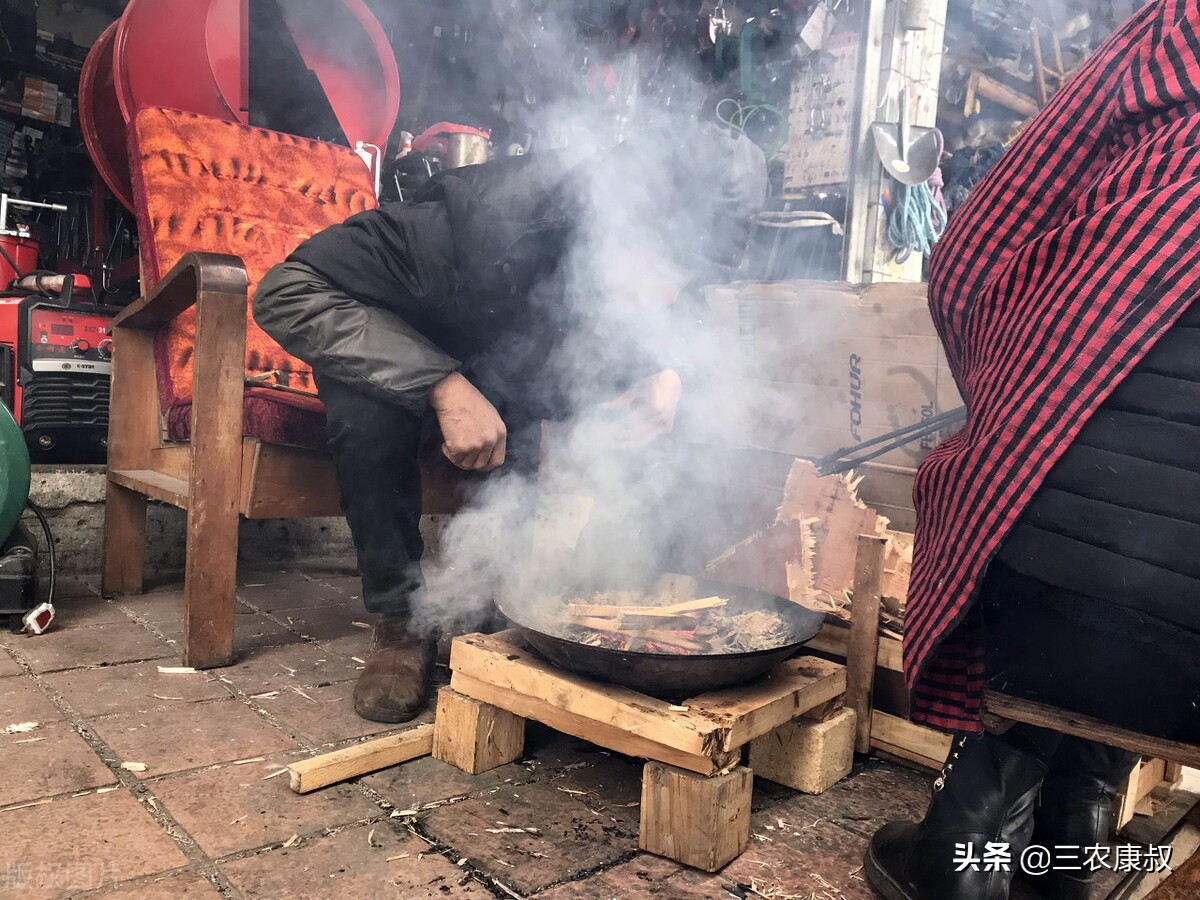 农村烧炕取暖要注意这些,生炉子烧炕取暖