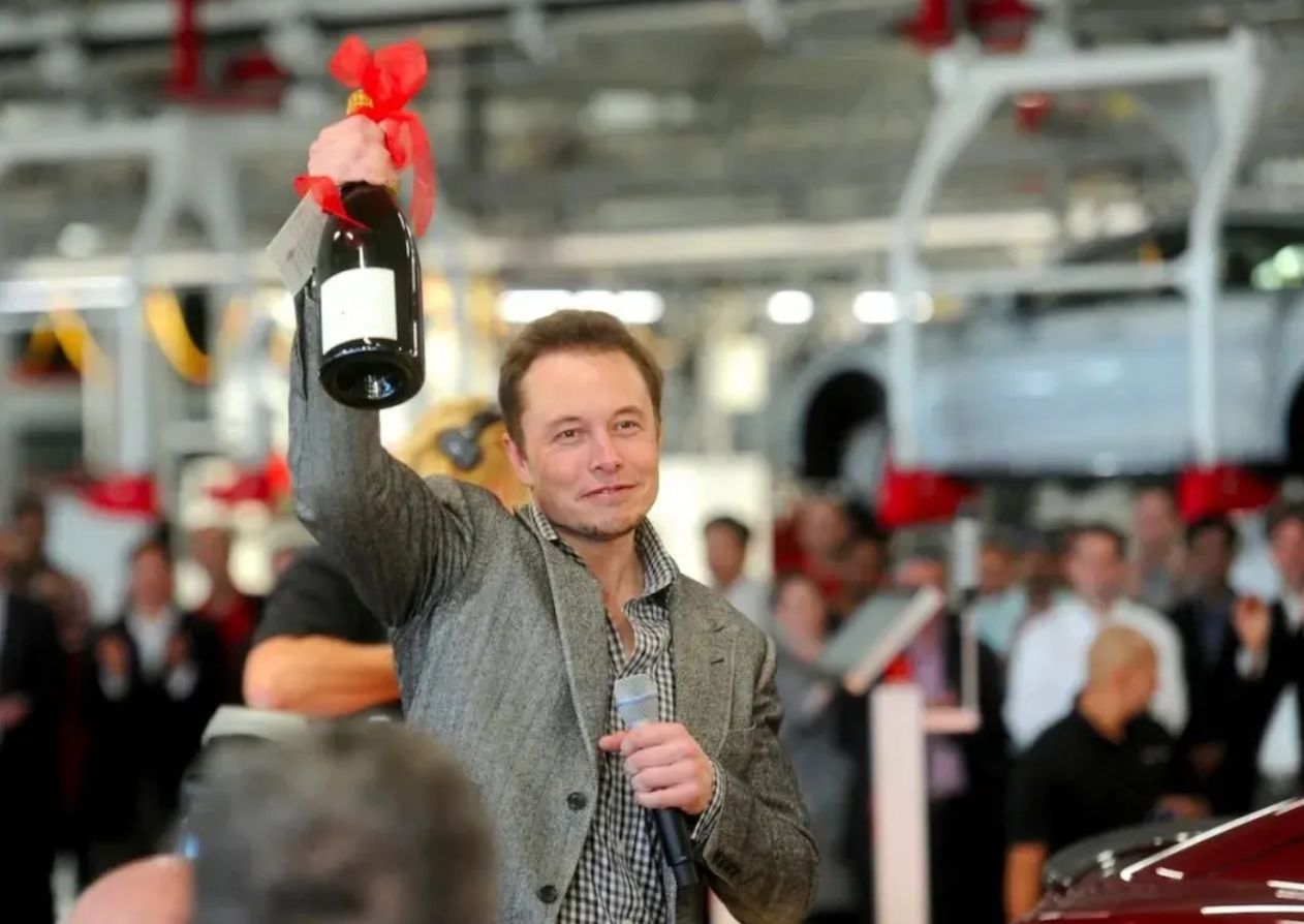 马斯克28岁成为亿万富翁,马斯克51岁生日