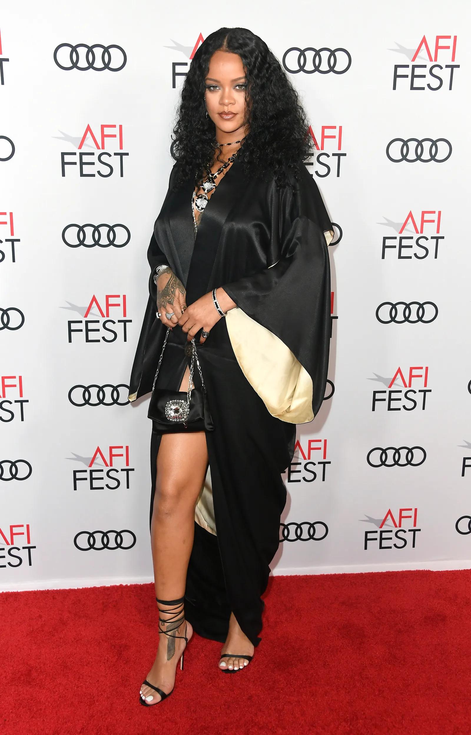 rihanna蕾哈娜出街,rihanna蕾哈娜钻石礼服