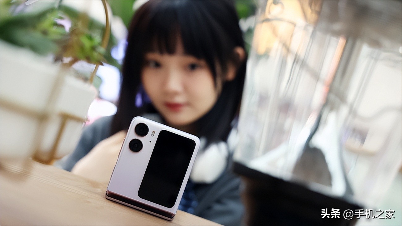 小折叠屏oppofindx2,oppofindn2大折叠测评