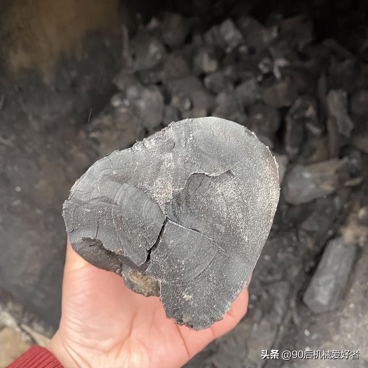 果木炭怎么自己简单制造,果木炭的制作方法烧多长时间