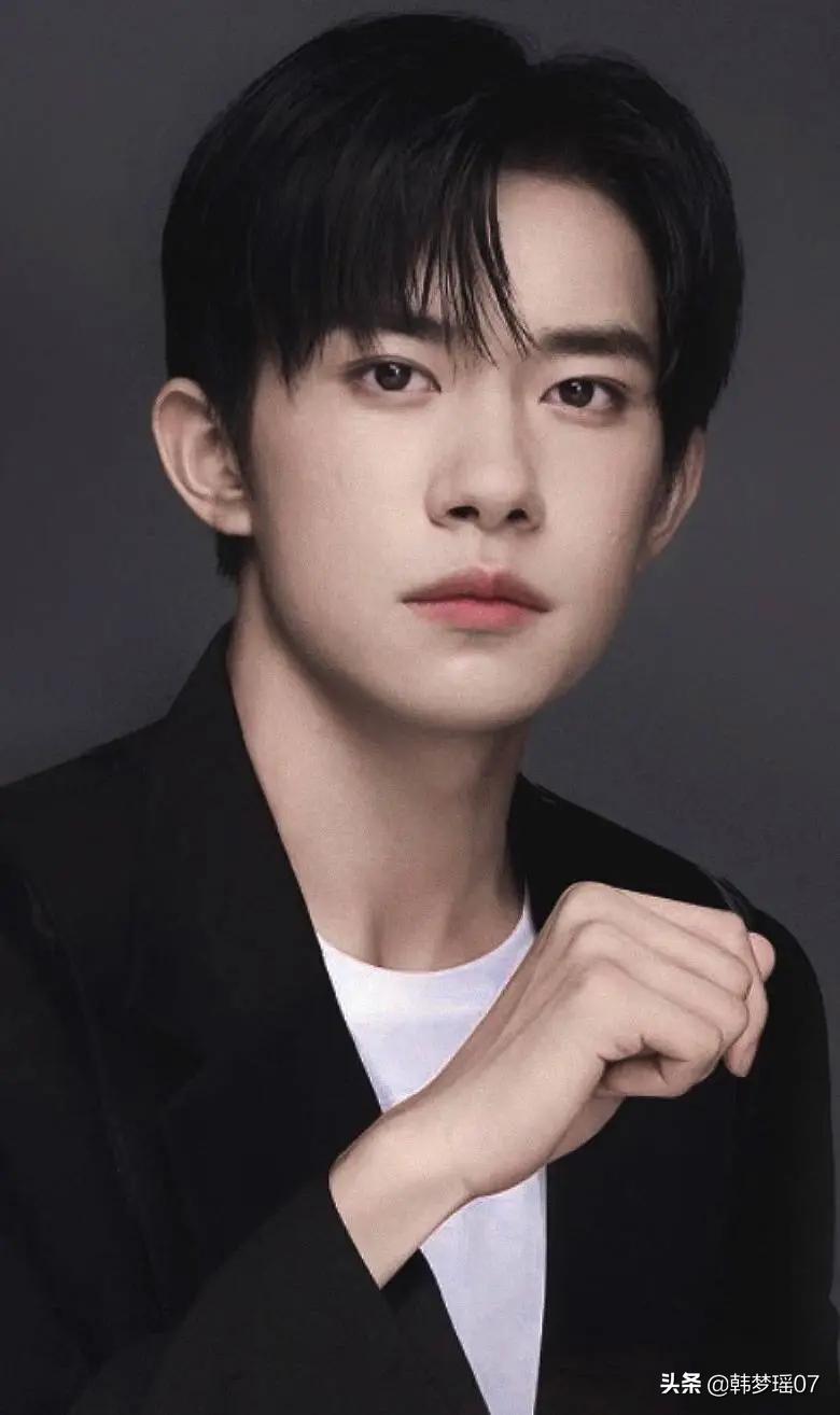 黄明昊年轻时有多厉害,黄明昊参加少年可期有多聪明