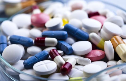 三种中药长期吃伤肝伤肾又伤身,哪些药物对肝功能有影响