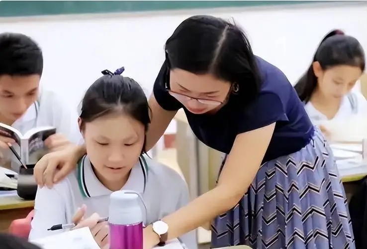 教师工资普调最新标准,教师工资今年普调表