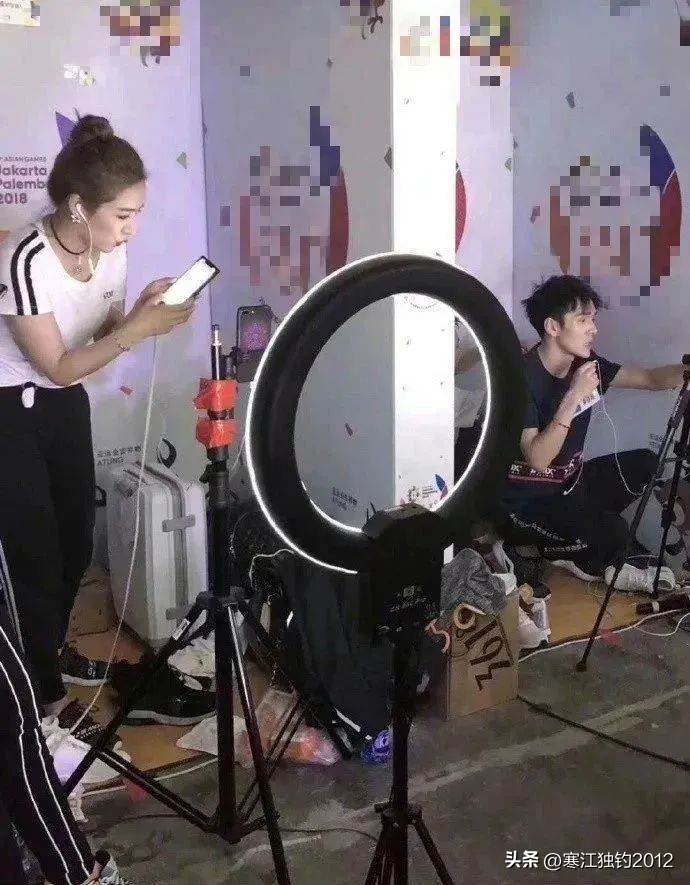 消失109天再复出，李佳琦彻底变了