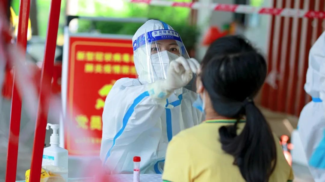 三亚疫情导致大量游客滞留,三亚本轮感染者近百例