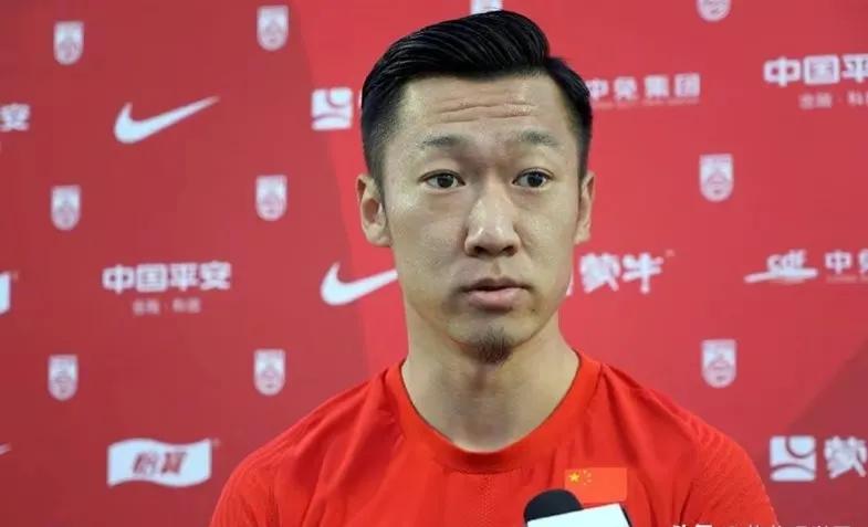 没输也窝心！换谁都不行，半场零射门，三脚必丢球，射正就是亡