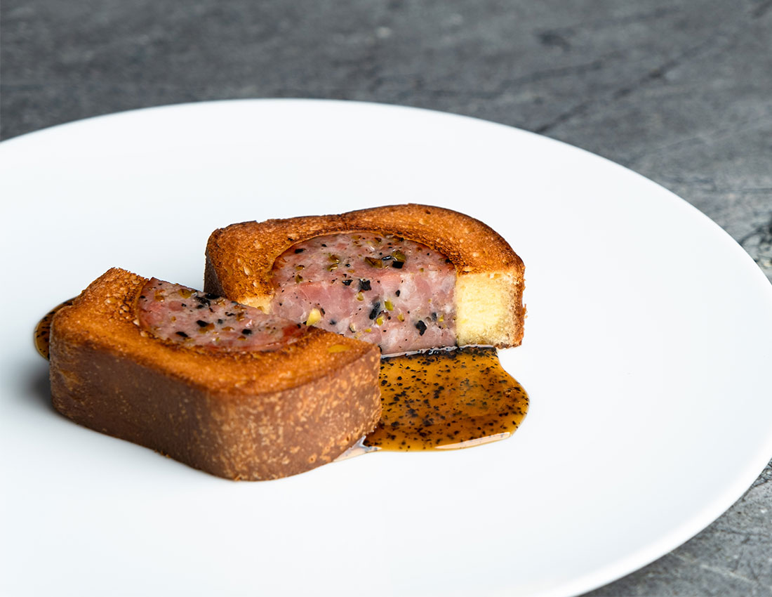 在香港的米其林餐厅用餐,在香港的豪华正餐