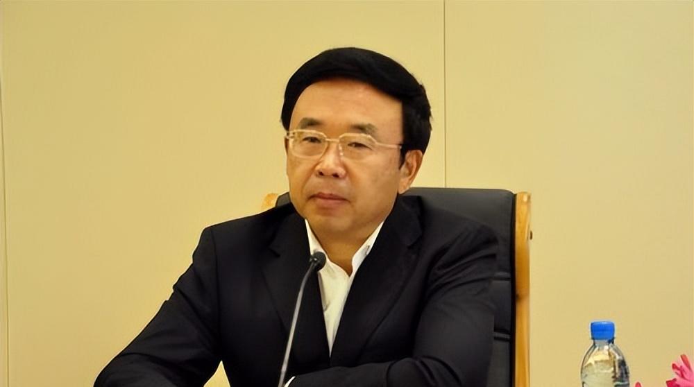 山东副省长黄胜:建行宫,*养包**46名*妇情**洗鸳鸯浴,外号“黄三亿”