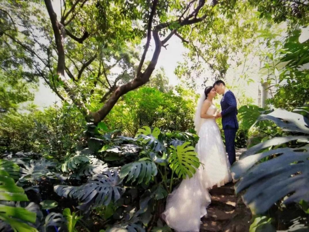 我，90后重庆人，初中辍学当厂妹，结婚没彩礼，现靠摆摊买房买车